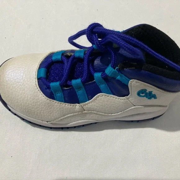 Nike Retro Air Jordan 10 Charlotte Hornets Sneakers